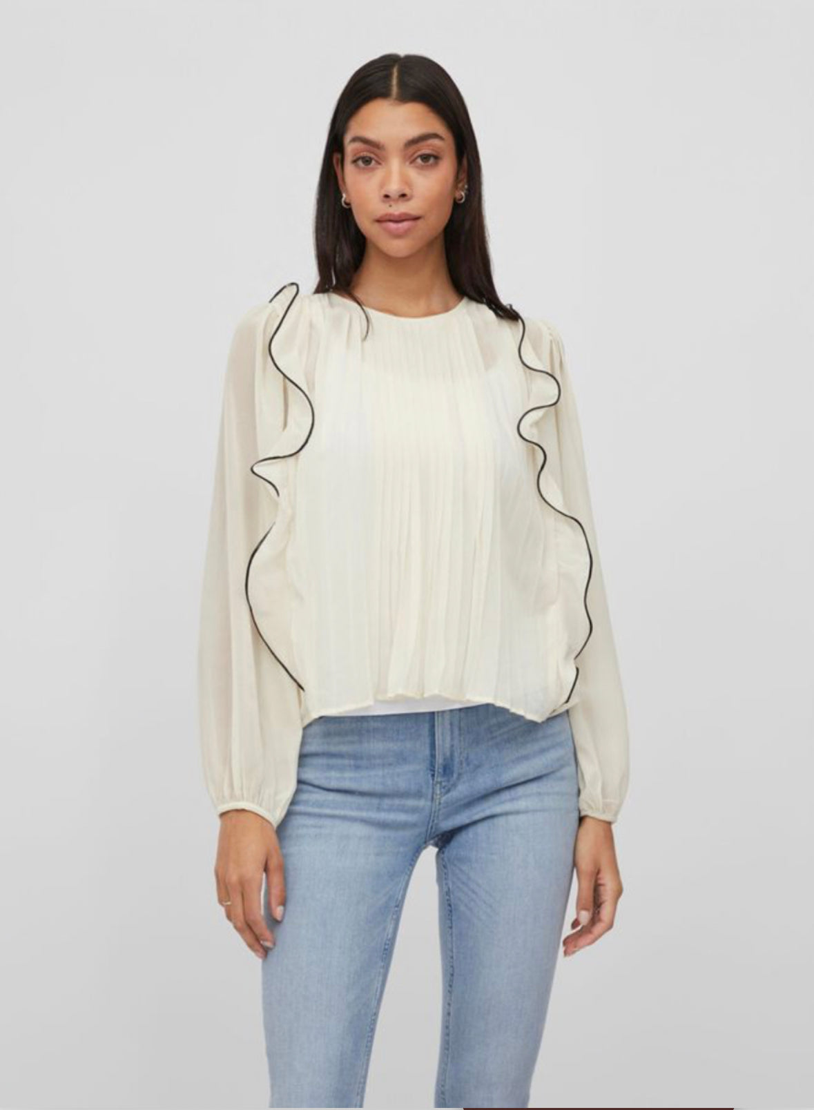 Cream blouse with pleat